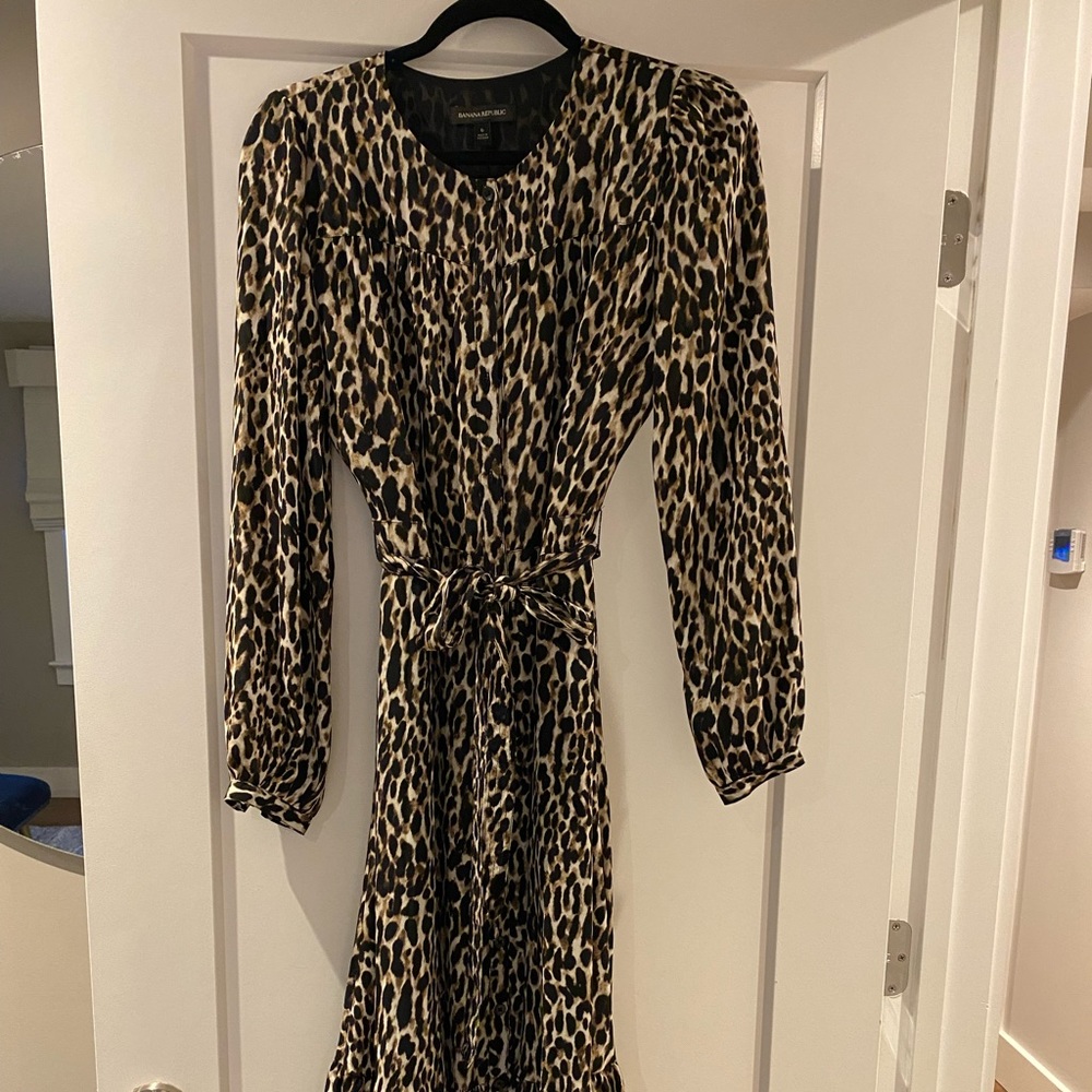 Banana Republic Size 6. Excellent Condition
